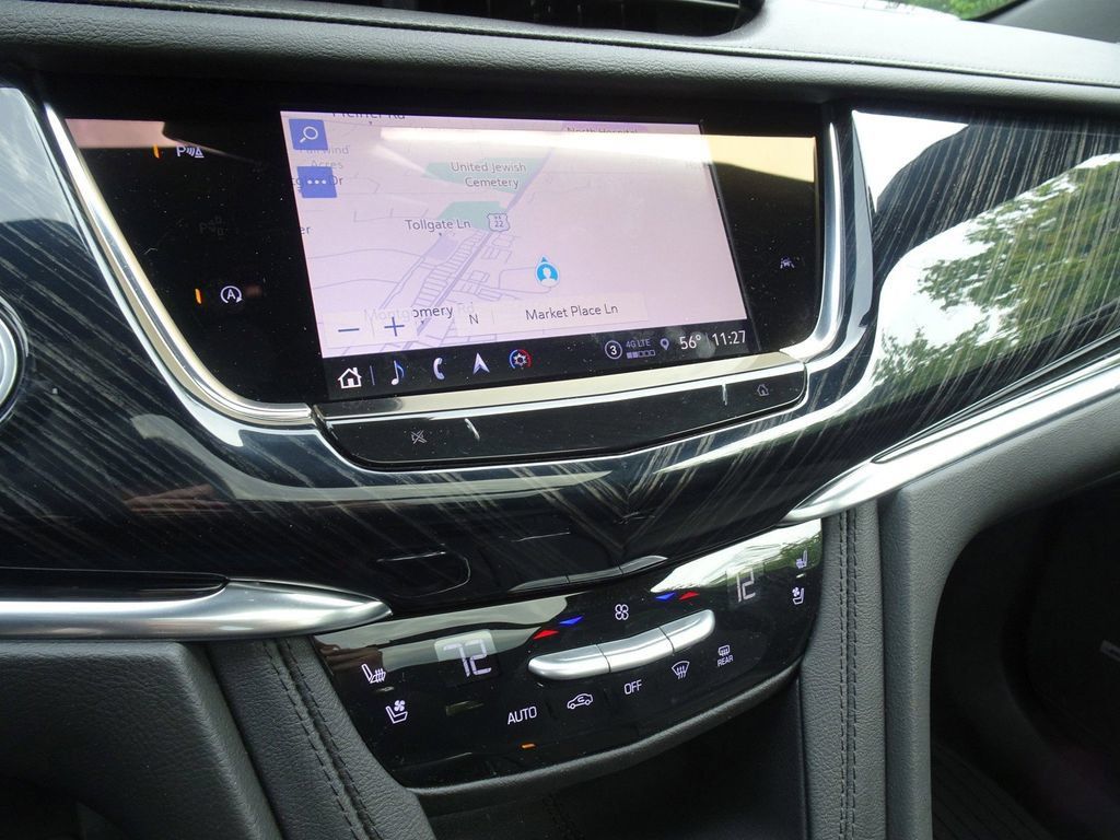 Certified 2025 Cadillac XT6 Premium Luxury AWD/4WD image 18