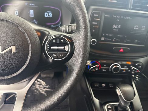 Used 2023 Kia Soul LX w/ LX Technology Package image 25