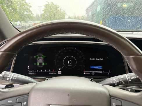 Used 2021 Cadillac Escalade ESV Sport w/ Driver Assist Tech Package AWD/4WD image 20