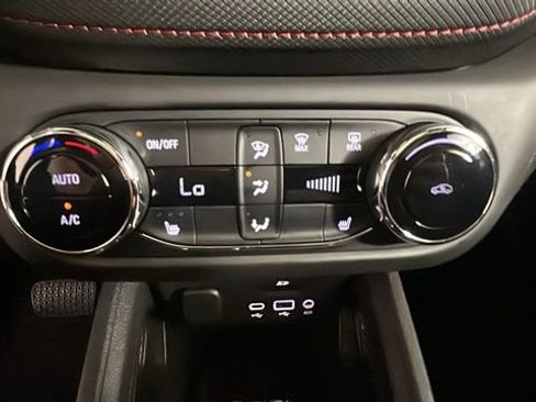 Used 2023 Chevrolet TrailBlazer RS w/ Sun and Liftgate Package FWD image 22
