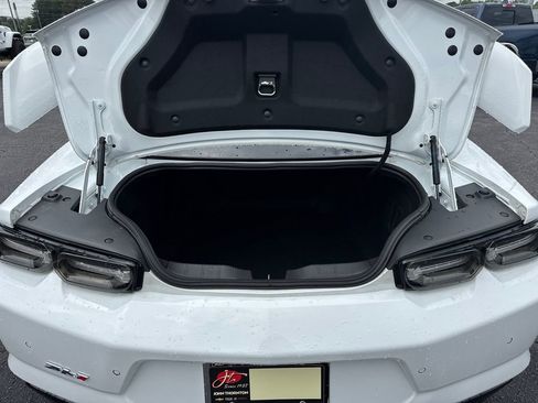Used 2022 Chevrolet Camaro ZL1 RWD image 17