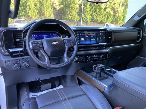 Used 2024 Chevrolet Silverado 1500 High Country w/ Technology Package AWD/4WD image 37