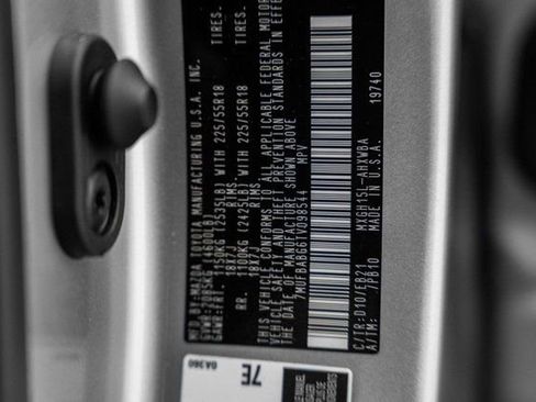 Used 2026 Toyota Corolla Cross XSE image 42