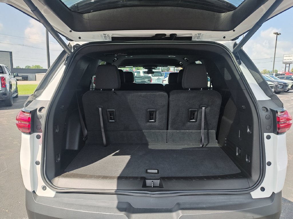 Used 2023 Chevrolet Traverse LT FWD image 25