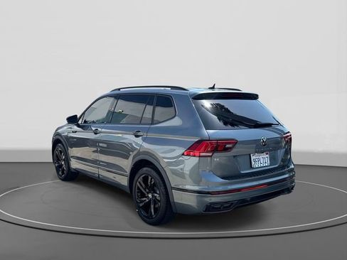Used 2023 Volkswagen Tiguan SE R-Line FWD image 3