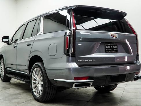 Used 2021 Cadillac Escalade Premium Luxury image 11