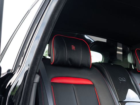 Used 2022 Rolls-Royce Cullinan Black Badge w/ Dark Exterior Package AWD/4WD image 69