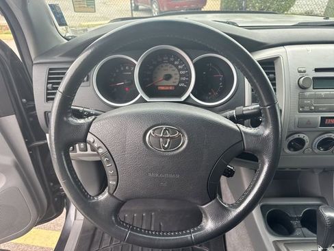 Used 2010 Toyota Tacoma 4x4 Double Cab image 11