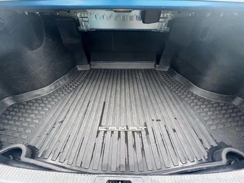 Used 2019 Toyota Camry SE image 21