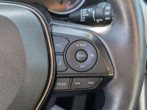 Used 2021 Toyota RAV4 Limited image 22