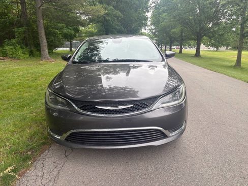 Used 2015 Chrysler 200 Limited w/ Convenience Group FWD image 4