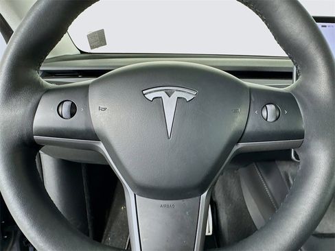 Used 2022 Tesla Model Y Performance image 53