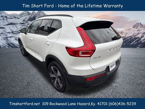 Used 2023 Volvo XC40 B5 Plus w/ Protection Package Premier image 7