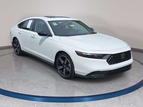 Used 2024 Honda Accord Sport image 3
