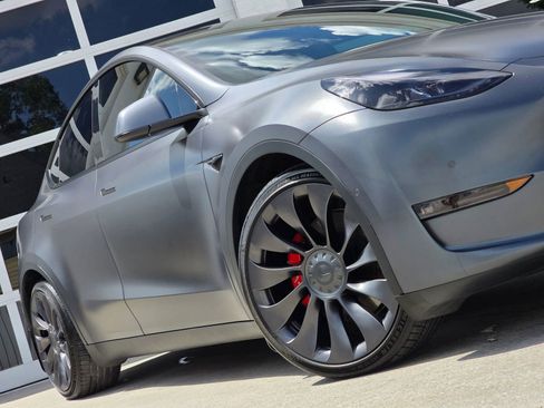 Used 2021 Tesla Model Y Performance image 12