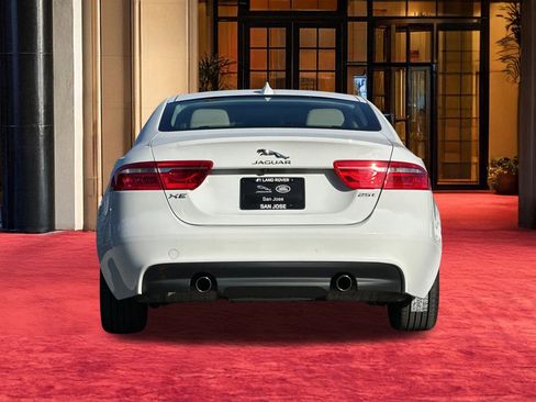 Used 2017 Jaguar XE image 11