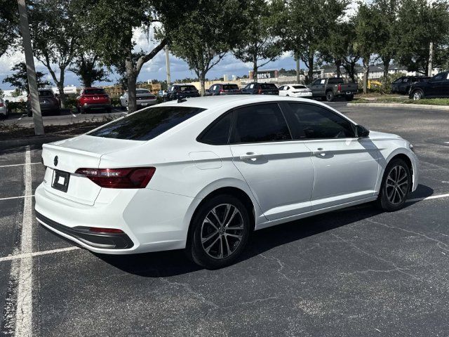 Used 2024 Volkswagen Jetta Sport FWD image 4