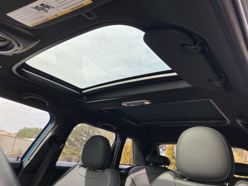 Used 2022 MINI Cooper S image 9