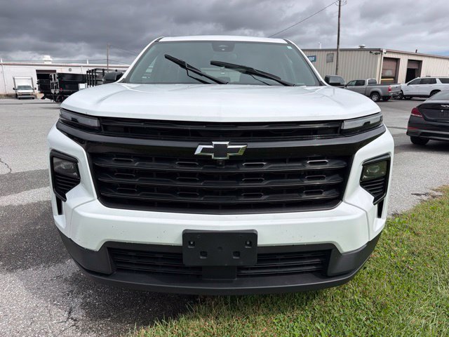 Used 2024 Chevrolet Traverse LS w/ Midnight/Sport Edition AWD/4WD image 2