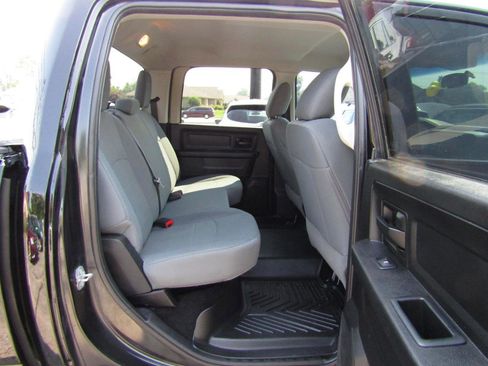 Used 2017 RAM 1500 ST AWD/4WD image 24