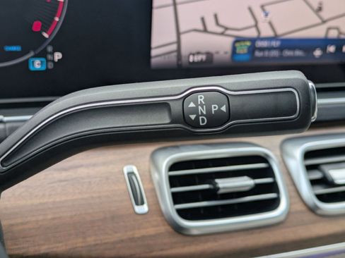 Used 2026 Mercedes-Benz GLS 450 4MATIC image 12