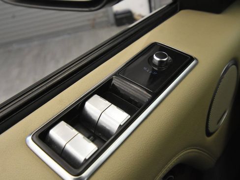 Used 2018 Land Rover Range Rover Long Wheelbase Supercharged image 33