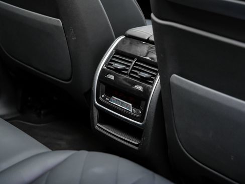 Used 2025 BMW X7 xDrive40i AWD/4WD image 45