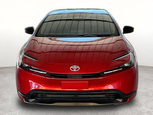 Used 2024 Toyota Prius LE FWD image 4