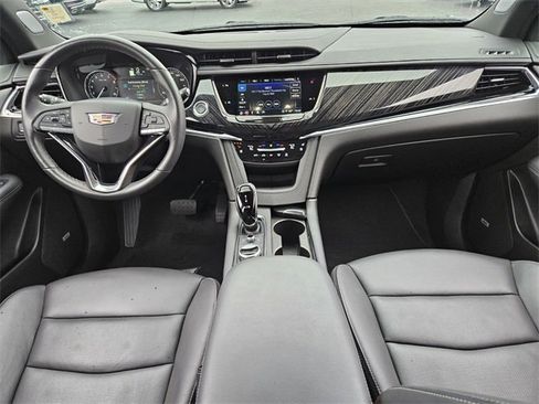 Certified 2025 Cadillac XT6 Premium Luxury image 13