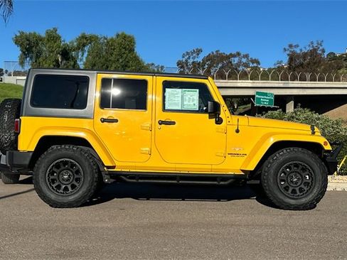Used 2015 Jeep Wrangler Unlimited Sahara image 4