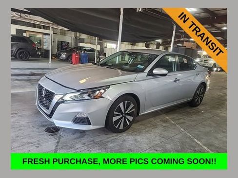 Used 2022 Nissan Altima 2.5 SV image 1