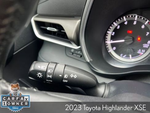 Used 2023 Toyota Highlander XSE image 33