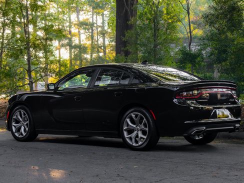 Used 2017 Dodge Charger SXT w/ Plus Group RWD image 51
