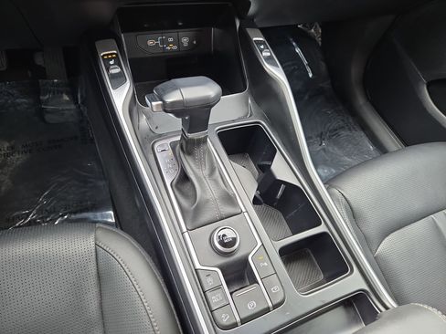 Used 2024 Kia Sorento S image 22