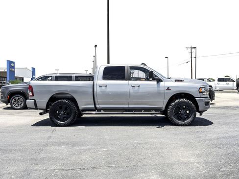 Used 2022 RAM 3500 Big Horn w/ Night Edition RWD image 8