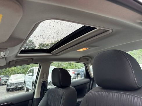 Used 2019 Nissan Sentra SV w/ Special Edition Package FWD image 22