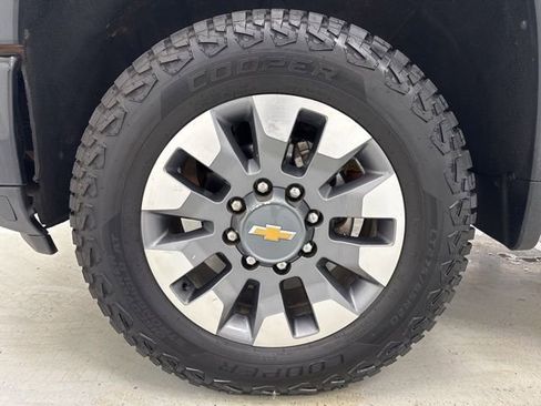 Used 2024 Chevrolet Silverado 2500 Custom w/ Custom Value Package AWD/4WD image 38