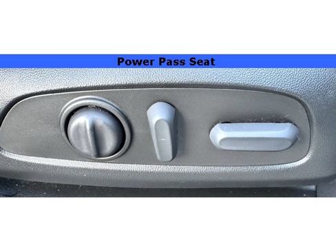 Used 2023 Chevrolet Traverse LT image 15