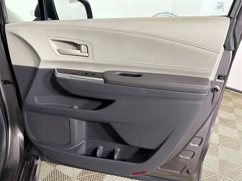 Used 2024 Toyota Sienna LE image 14