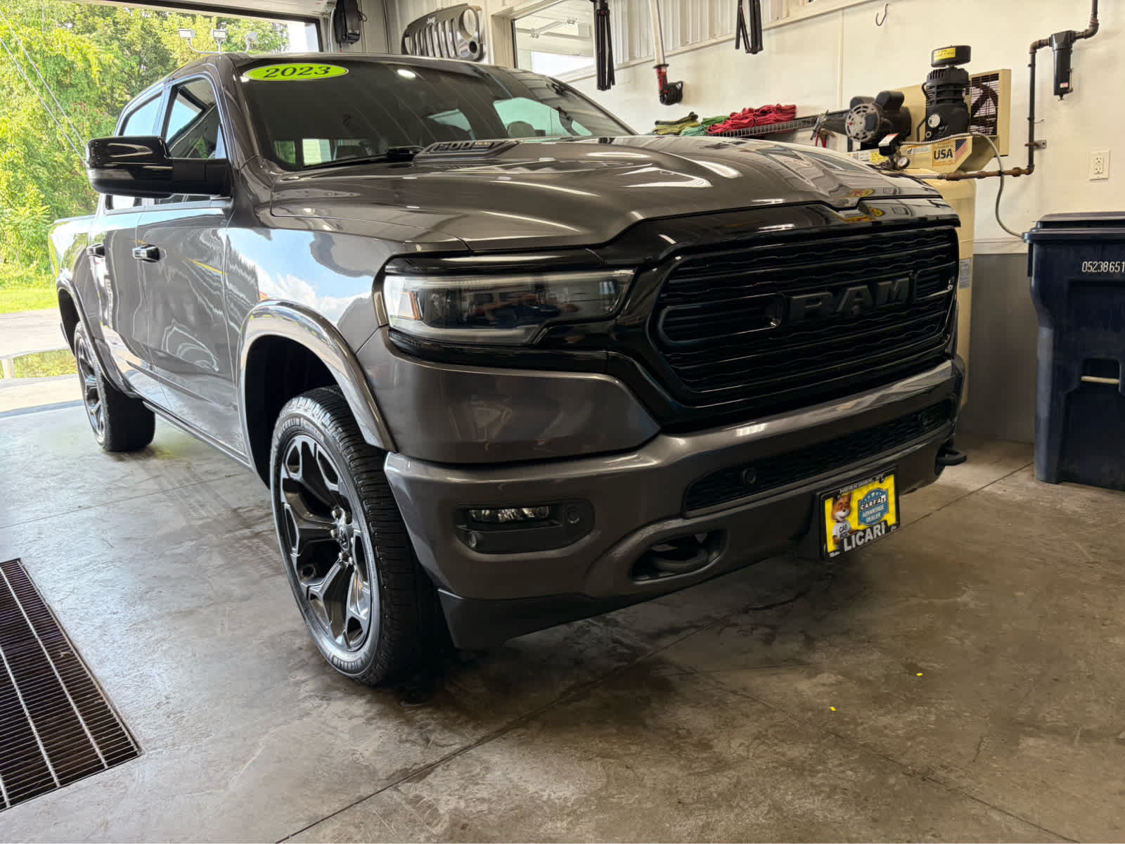 Used 2023 RAM 1500 Limited AWD/4WD image 3
