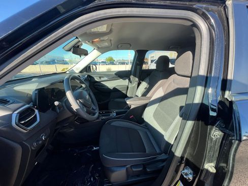 Used 2025 Chevrolet TrailBlazer LT image 36