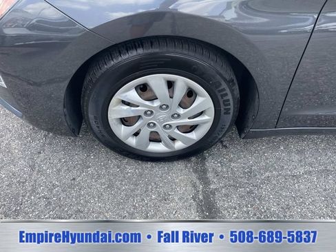 Used 2020 Hyundai Elantra SE w/ Cargo Package (C1) FWD image 10