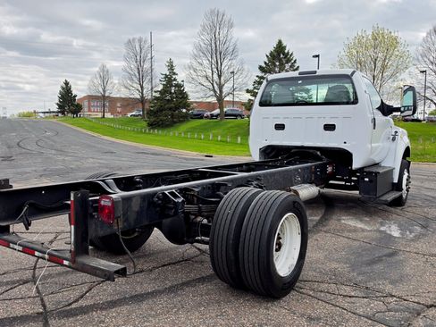Used 2023 Ford F650 2WD Regular Cab Super Duty image 3