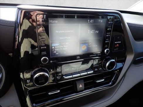 Used 2021 Toyota Highlander Limited image 24