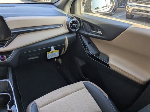 New 2025 Chevrolet Equinox ACTIV w/ Safety and Technology Package image 19