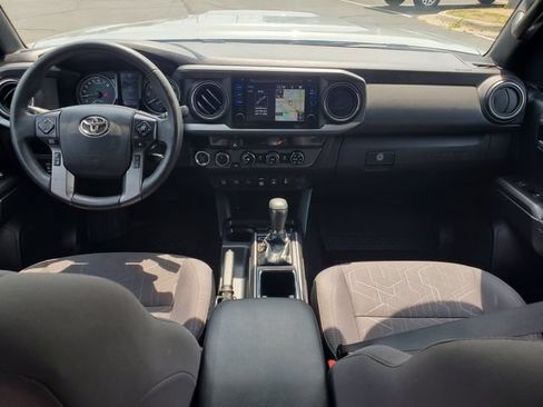 Used 2018 Toyota Tacoma TRD Sport w/ Technology Package AWD/4WD image 12