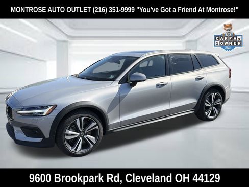 Used 2025 Volvo V60 B5 Cross Country Plus AWD/4WD image 3