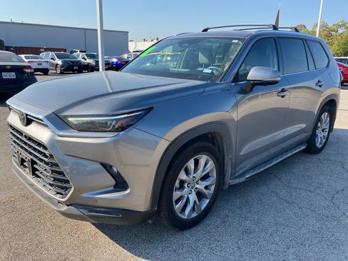 Used 2025 Toyota Grand Highlander FWD image 14