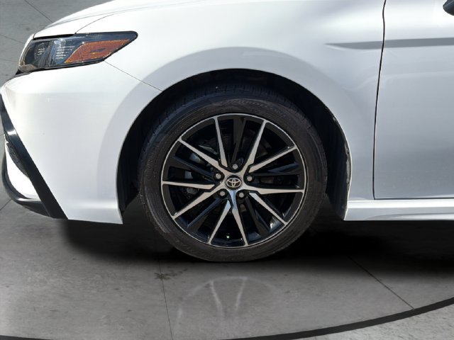 Used 2024 Toyota Camry SE w/ Convenience Package FWD image 27