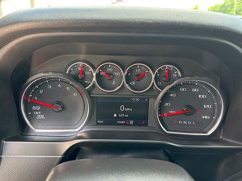 Used 2021 Chevrolet Silverado 1500 LT AWD/4WD image 22